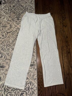 Women’s Hollister sweatpants size medium long in grey color